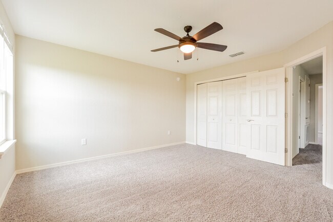 Building Photo - Bright 5-Bedroom Home in Winter Haven, FL