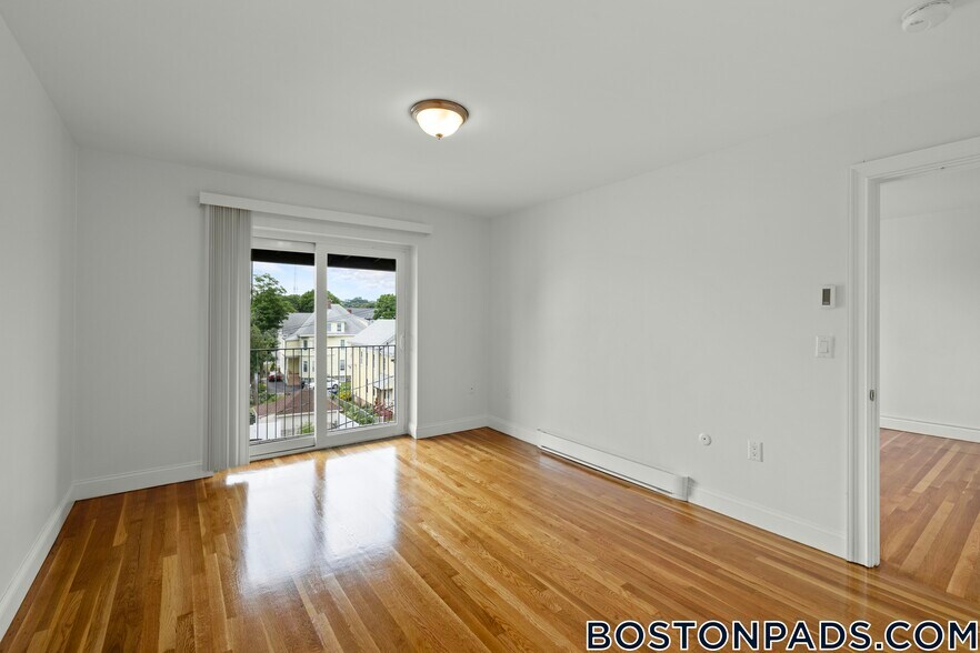 Building Photo - 134 Summer St