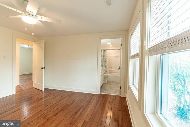 Building Photo - 101 Brooks Ln