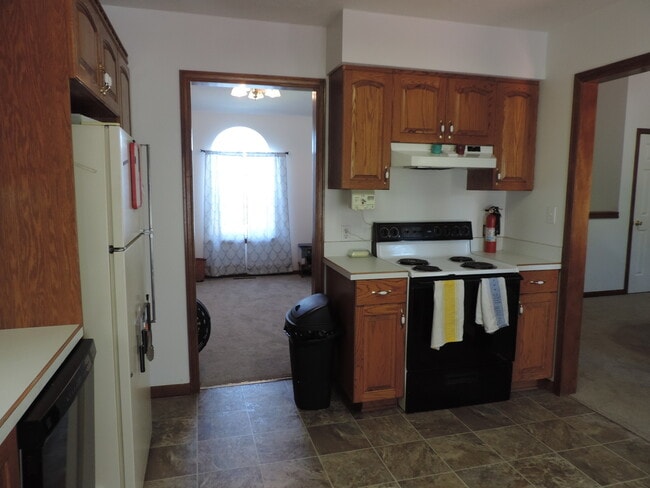 Building Photo - 704 Brookside Dr