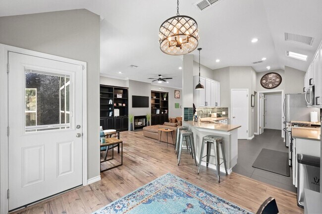 Building Photo - 8716 Bobcat Dr