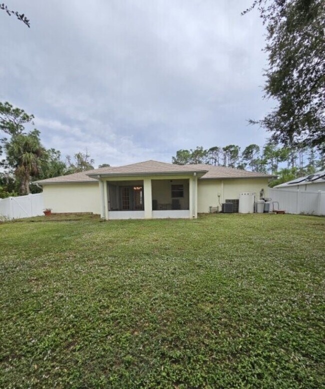 Building Photo - 3616 Spinner Ave