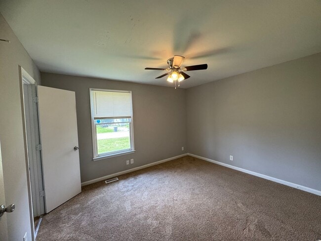 Building Photo - Single Family Home in Clarksville