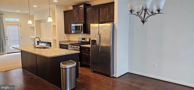 Building Photo - 156 Ironwood Ct