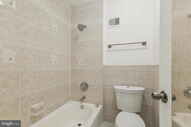 Building Photo - 10271 Braddock Rd