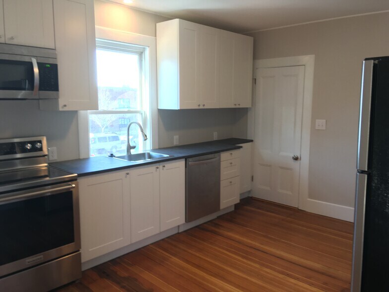 Kitchen - 8 Skerry St