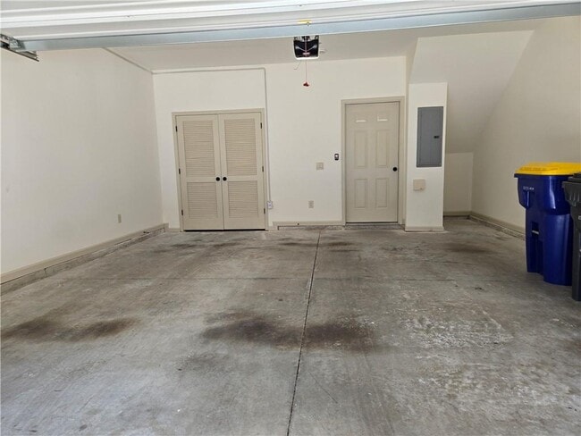 Building Photo - 482 Ansley Way NE