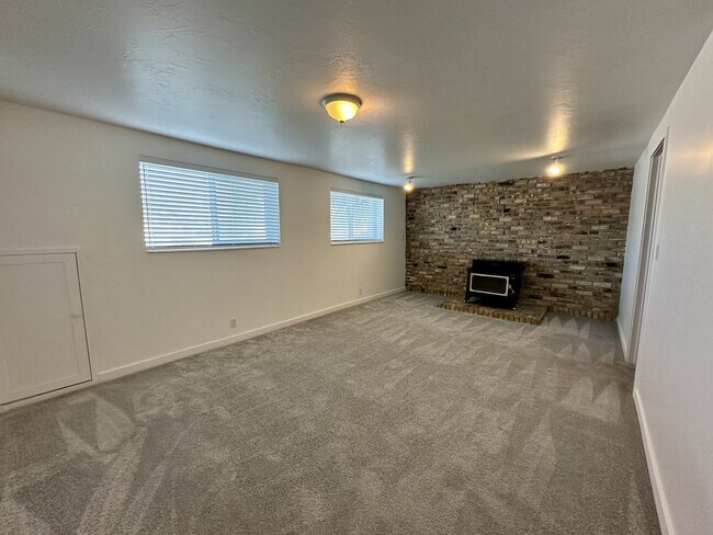 Building Photo - 9967 Electra Ln