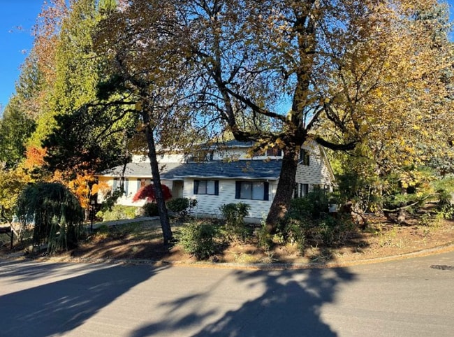 Building Photo - Furnished 2BD/1BTH
