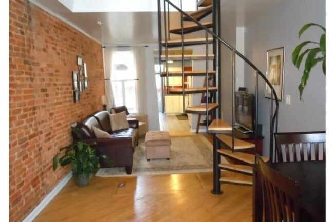 Building Photo - Charming 1 Bedroom/1.5 Bathroom in Fed Hill, Baltimore, MD!