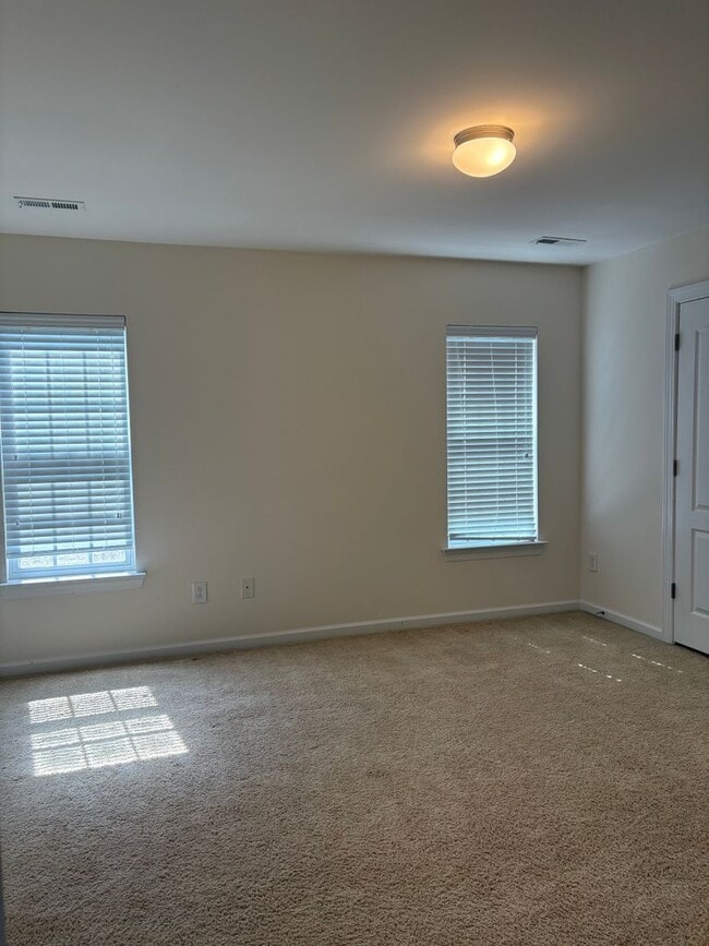 Building Photo - All you need and more in Millbridge!