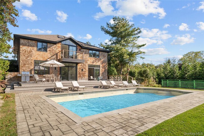 Building Photo - 15 Atterbury Rd