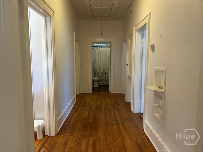 Building Photo - 1106 E 51st St