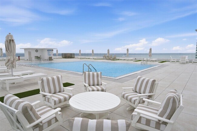 Building Photo - 4020 Galt Ocean Dr