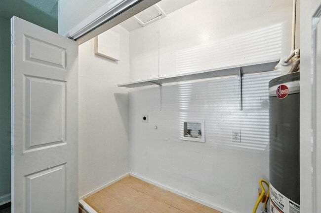Building Photo - Immaculate 4-Bedroom Remodel in the Heart ...