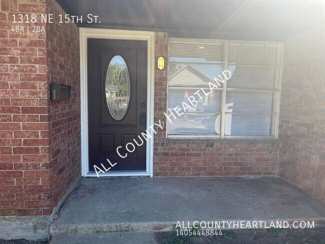 Primary Photo - 1318 NE 15th St
