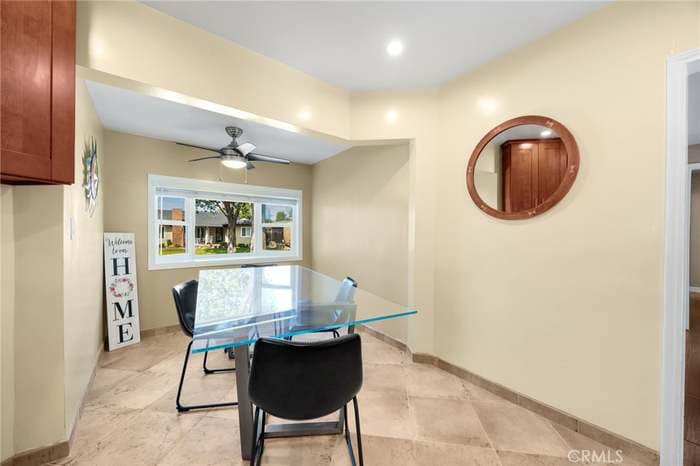 Building Photo - 10732 Lindesmith Ave