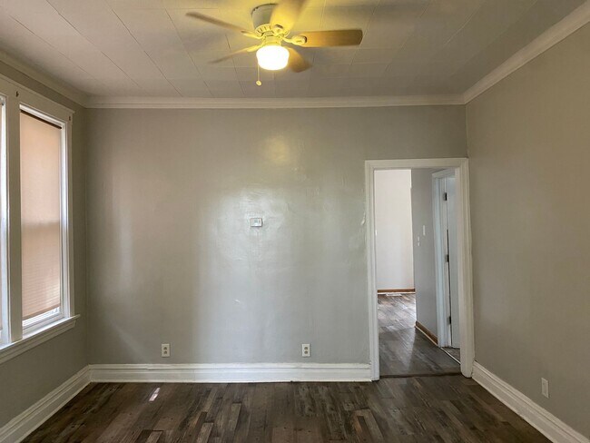 Building Photo - 6035 S Karlov Ave