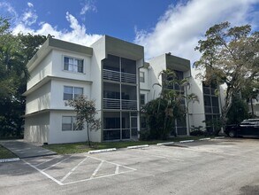 Building Photo - 4205 N University Dr