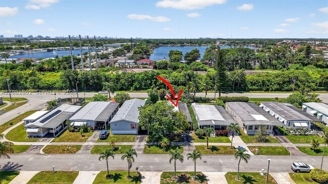 Building Photo - 2430 SW 53rd St