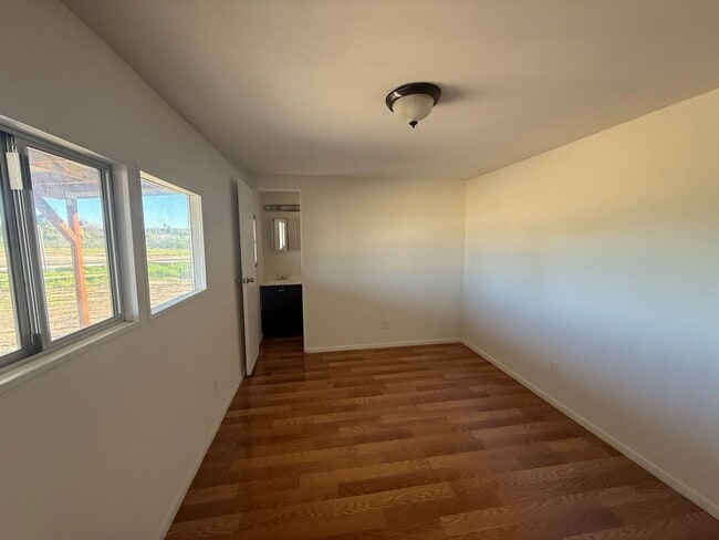 Building Photo - 2 bedroom 2 bathroom mobile home in a huge lot!