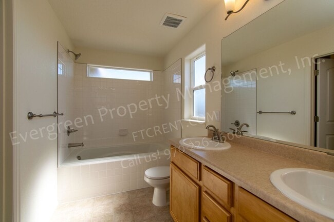 Building Photo - 1709 102nd Ave