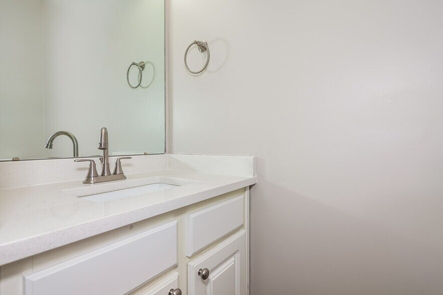 Building Photo - 109 Silverleaf Ct