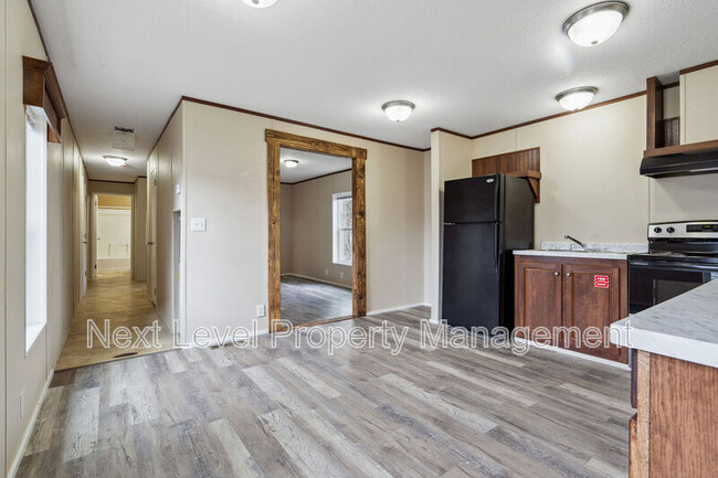 Building Photo - 111 S Cedar Dr