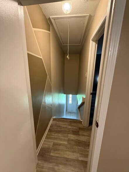 stairs - 6701 Dickens Ferry Rd