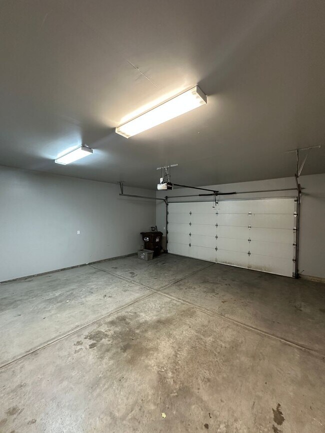 Building Photo - Three Bedroom Two and One Half Bath Duplex...