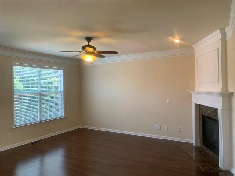 Building Photo - 599 Kandell Cove