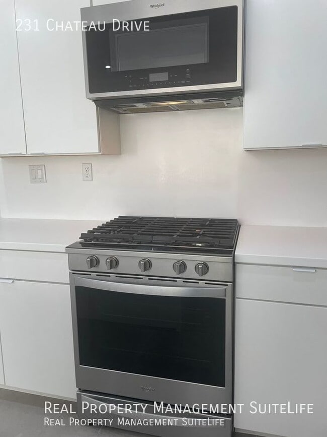 Building Photo - 231 Chateau Dr