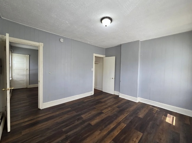 Building Photo - 320 Cleveland-