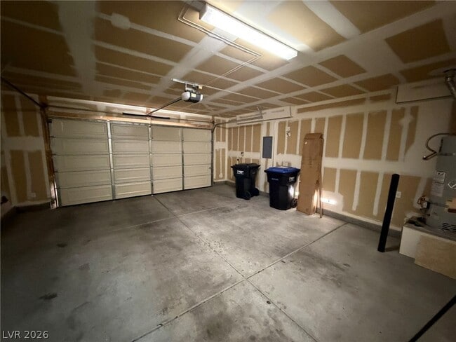 Building Photo - 2747 Lochleven Way