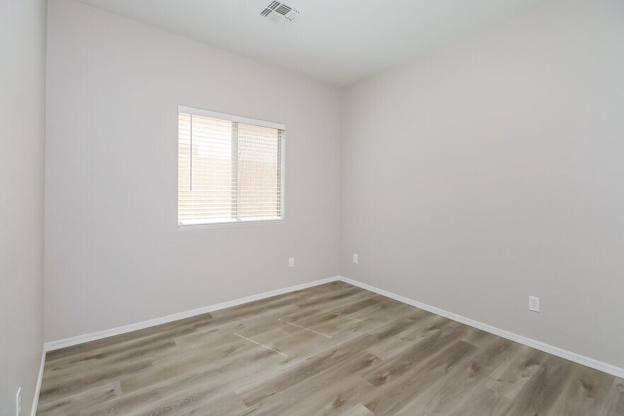 Building Photo - 44331 Rhinestone Rd
