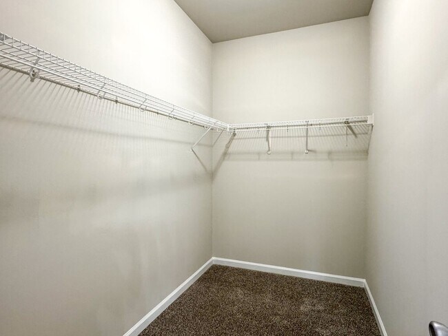 Building Photo - 14436 Sulphur Springs Terrace