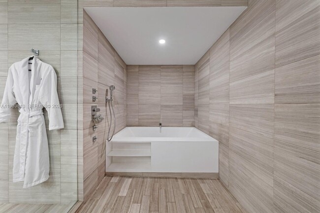 Building Photo - 4701 Meridian Ave