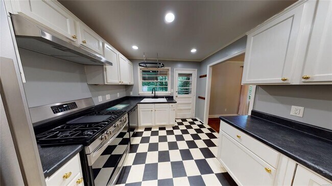 Building Photo - 3363 Audubon Rd