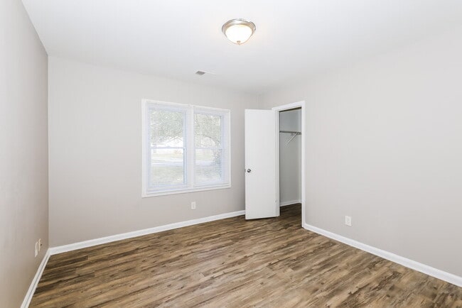 Building Photo - 8974 Sterling Ridge Ln