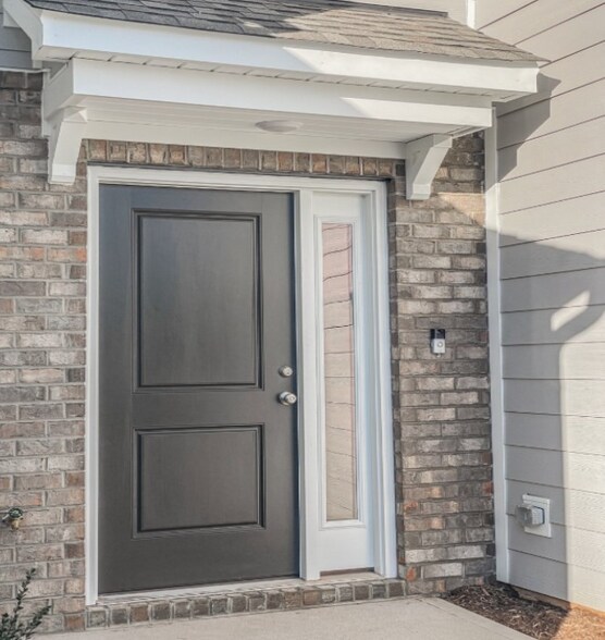 Building Photo - 612 Glen Clova Dr