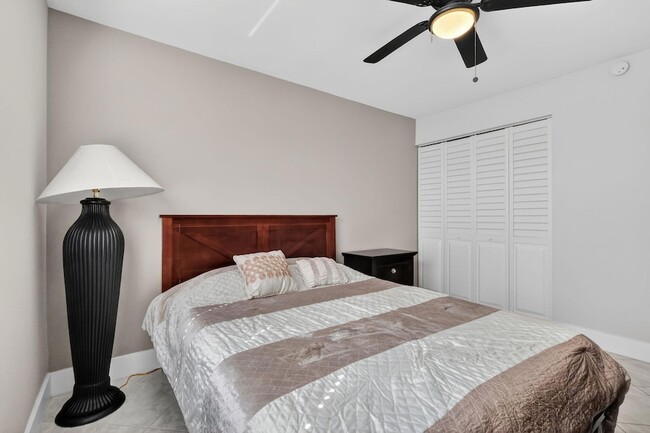 Building Photo - 492 Piedmont Ct