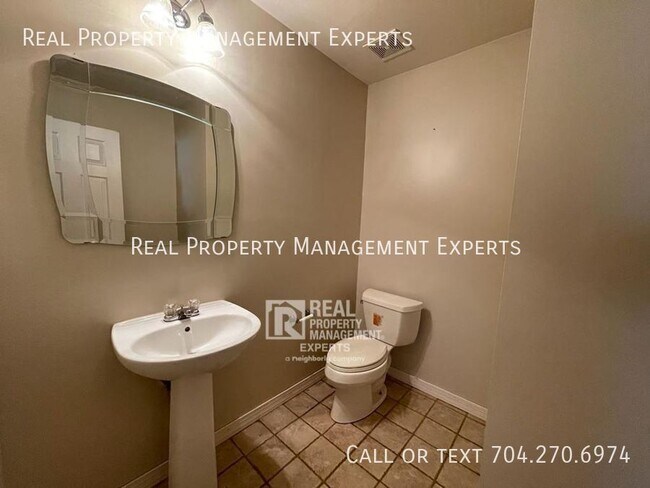 Building Photo - 15750 Normans Landing Dr