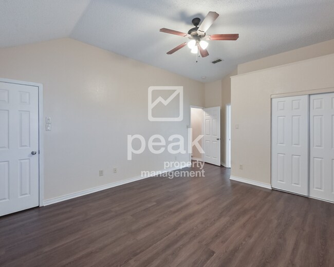 Building Photo - $2000! 3Bed/2.5Bath home in west Fort Worth!  Apply by 9/8 for Labor Day Savings! See description!