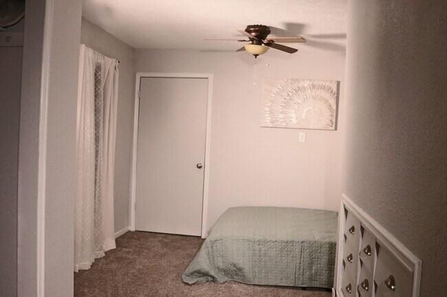 Building Photo - Comfy & Chic Council Bluffs Retreat - 2BR 1B