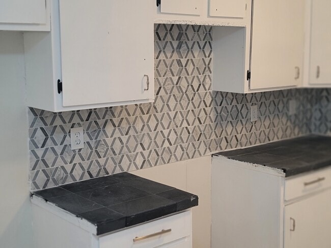 Building Photo - 3429 Malabar Rd