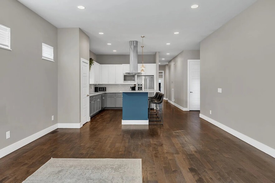 Building Photo - 606B Hume St