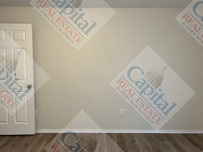 Building Photo - Great 4 Bedroom!!!