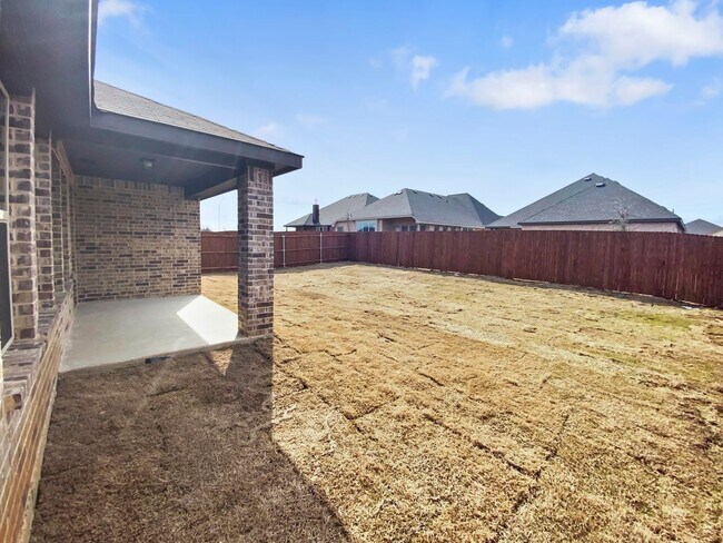 Building Photo - 10008 Ginkgo Ln