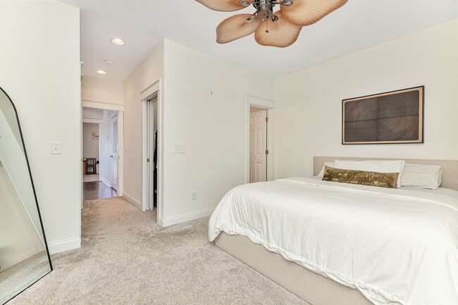 Building Photo - Sweetgrass Square in Market Common