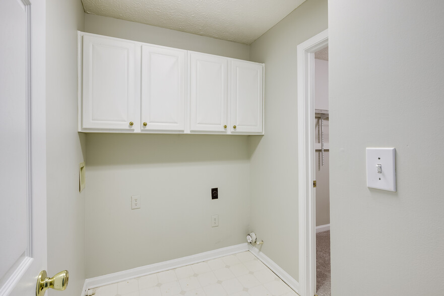 Building Photo - 13005 Crabapple Lake Dr
